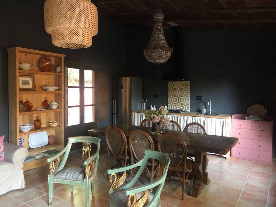 Casa Rural En El Campo Las Dalias Тордера Екстериор снимка