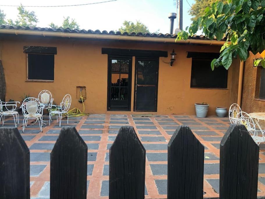Casa Rural En El Campo Las Dalias Тордера Екстериор снимка